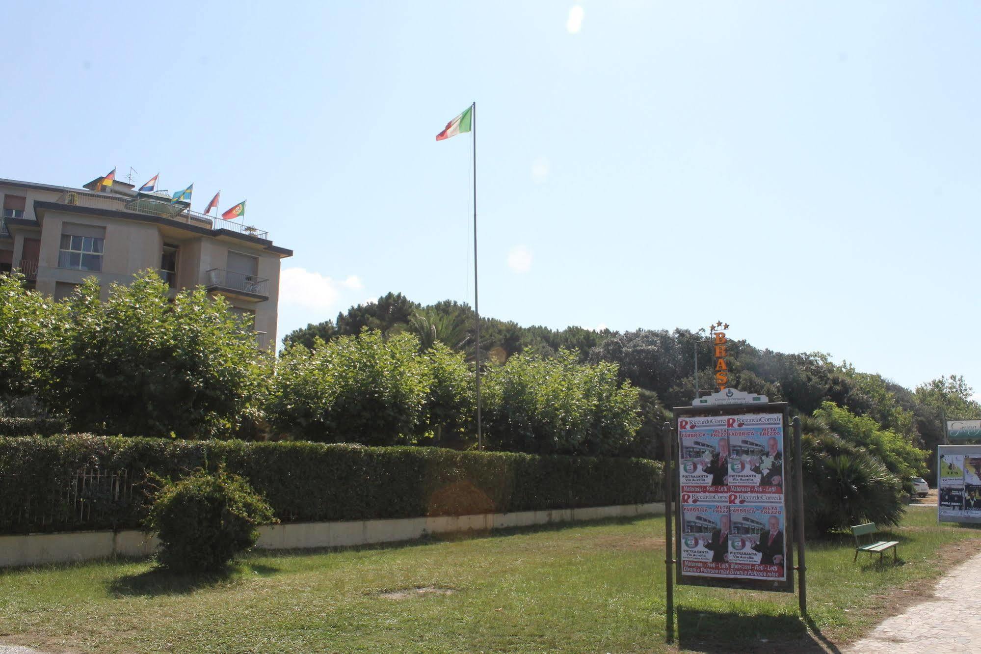 Hotel Brasilia Marina di Pietrasanta Exterior photo